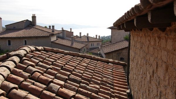 10 raisons de choisir un couvreur à Antibes pour votre toit